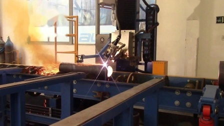 Macchina CNC per taglio e profilatura tubi fiamma/plasma a cinque assi